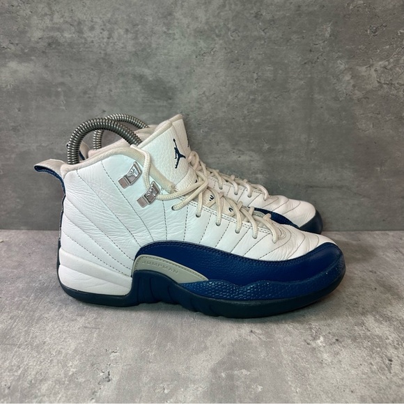 Nike Air Jordan 12 Retro Sneakers 153265-113 Womens sz 6 - Picture 1 of 8